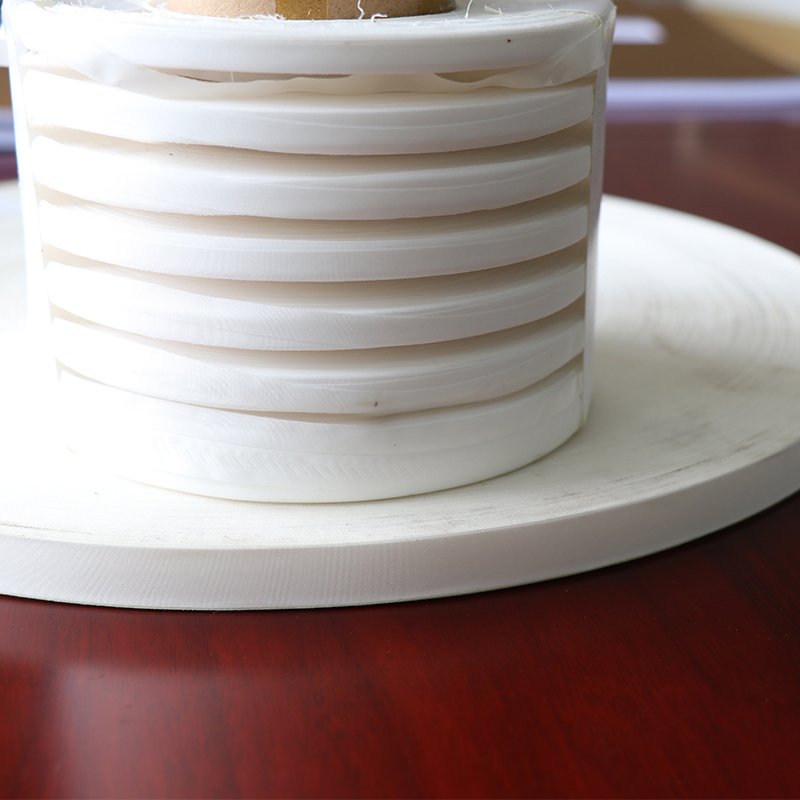 全自動網(wǎng)紗布分條機(jī)HD-1124 全自動網(wǎng)紗布分條機(jī)HD-1124