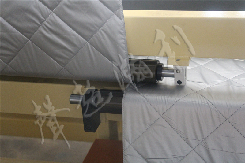 全自動(dòng)超聲波接片機(jī)HD-0638