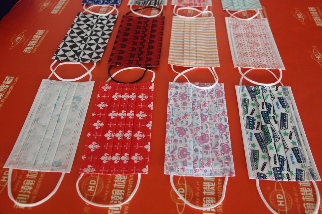 高速平面口罩機(jī)HD-11101 高速平面口罩機(jī)HD-11101