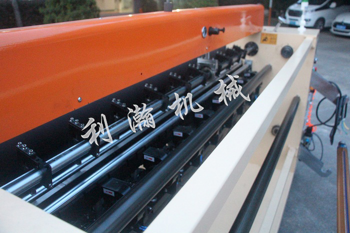 <a href='http://m.aolans.com/xingyezixun/1133.html' target='1' style='font-size:14px; font-weight:bold; color:#ff0000;'>超聲波剪切機</a>